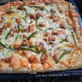 Saima Sameer Ali's cooksnap of when they made Chicken tikka pizza.
