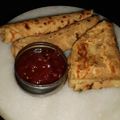  Chef Richa pathak. का कुकस्नैप जब उन्होंने आलू का पराठा (aloo ka paratha recipe in Hindi) बनाया था।