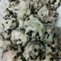 rantinur81's cooksnap of when they made Oreo truffles.