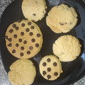 El cooksnap de mariana cuando hizo Cookies de manteca con chips de chocolate y rocklets.