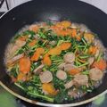 Cooksnap dari Duarte Salon untuk resep Tumis Praktis Sawi Hijau Wortel Bakso