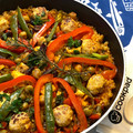 El cooksnap de Aunty Eiko's international cuisine experience cuando hizo Paella de La Safor, (con albóndigas) hecha con leña...🔥.