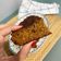 El cooksnap de Bea M cuando hizo Banana bread con harina de almendra, chocolate puro y sin azúcar.