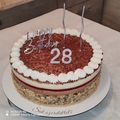 Őszi Elvira Cooksnap-ja, amikor elkészítette a(z) Tej-és fehércsokoládé mousse torta málnazselével receptet.