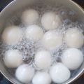 Richa prajapati का कुकस्नैप जब उन्होंने रसगुल्ले (Rasgulle recipe in Hindi) बनाया था।