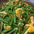 Cooksnap MocQue semasa beliau membuat Sayur Goreng Kacang Panjang & Telur.