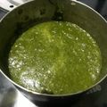 Rakhi Gupta का कुकस्नैप जब उन्होंने हरा धनिया चटनी (hara dhaniya chutney recipe in Hindi) बनाया था।
