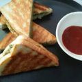 Falgooni Mangrola का कुकस्नैप जब उन्होंने हेल्दी आलू मसाला सैंडविच(healthy aloo masala sandwich recipe in hindi) बनाया था।