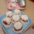 Cooksnap dari Tjiang Mery untuk resep Kue Dongkal mini / Kue Berkel (kue beras & kelapa isi gula merah)