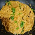 Cooksnap hidayati chemat semasa beliau membuat Spicy buttermilk spaghetti.