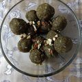 manisha rai का कुकस्नैप जब उन्होंने पान शॉट विद पान फ्लेवर्ड लड्डू (Paan Shot With Paan Flavor Laddu Recipe In Hindi) बनाया था।