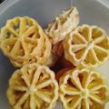 Cooksnap dari Ratna Herniwati untuk resep Kembang goyang asin gurih