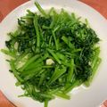 水晶姊姊 的 蒜炒山茼蒿 cooksnap