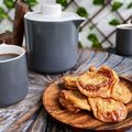 Cooksnap MinSha semasa beliau membuat Akok.