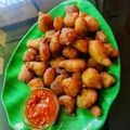 Suchitra S(Radhika S)'s cooksnap of when they made Instant Mysore Bonda With Yummy spicy Red Chutney.