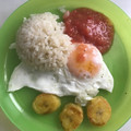 El cooksnap de @tesa.cuina cuando hizo Arroz a la cubana con huevo frito y plátano.