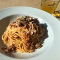 Cooksnap Kanaaneko semasa beliau membuat Spagheti Bolognese#phopbylinimohd#batch20.