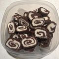 kulbirkaur का कुकस्नैप जब उन्होंने पार्ले-जी चॉकलेट स्विस रोल (Parle ji chocolate swiss roll recipe in hindi) बनाया था।