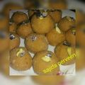 Sajida Perveen 786's cooksnap of when they made Basan k ladoo.