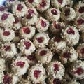 Cooksnap dari yoland sari untuk resep Blueberry Peanut Thumbprint Cookies, renyah dan lumer di mulut
