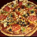 صورة من Wateen Rama، شاركها بعد تجربة وصفة بيتزا 😋😋