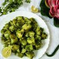 Madhvi Dwivedi का कुकस्नैप जब उन्होंने धनिया आलू (dhaniya aloo recipe in Hindi) बनाया था।