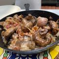 El cooksnap de poramoralhambre cuando hizo Champiñones con tocino, cebolla, salchicha y ajo.