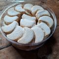 Cooksnap dari Pratiwi Setyaningrum untuk resep Kue Putri Salju rasa susu banget