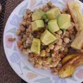 El cooksnap de Rocio Leal cuando hizo Ensalada de garbanzo y atún 🍅🌽🥔.