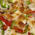 Urmila Tidke का कुकस्नैप जब उन्होंने पनीर प्याज़ टमाटर वाला पिज़्ज़ा (Paneer pyaz tamatar wala pizza recipe in hindi) बनाया था।