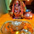 Neeta Bhatt का कुकस्नैप जब उन्होंने लूज़ मोहनथाल बनाया था।