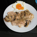 El cooksnap de anabel cuando hizo Pechuga de pavo en salsa cremosa de champiñones.