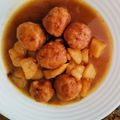 El cooksnap de Maria Eugenia Vazquez Garrido cuando hizo Albóndigas de pollo y queso con patatas al curry🥔🍲🍲🍲🥔.