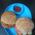 Jayshree Doshi's cooksnap of when they made વેજ ચીઝ બર્ગર (Veg Cheese Burger Recipe In Gujarati).