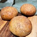 Lisa's cooksnap of when they made Burger-Buns / Brötchen.
