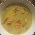 Cooksnap Cempaka Putih semasa beliau membuat Udang Masak Lemak Cili Api.