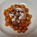 El cooksnap de Selena Grimes Rodriguez cuando hizo Garbanzos con secreto ibérico y salsa de gorgonzola picante.