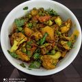 Mamta Dwivedi का कुकस्नैप जब उन्होंने गोभी आलू की सूखी सब्जी (Aloo gobhi ki sukhi sabzi recipe in hindi) बनाया था।