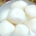 Shaline Dutt का कुकस्नैप जब उन्होंने कुकर में बनी रासो-गुल्ला बंगाली मिठाई(COOKER ME BANI RASGULLA REICPE IN HINDI) बनाया था।