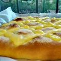 El cooksnap de Cook_and_Jud cuando hizo Coca de brioche con crema y piñones.