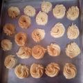 Cooksnap dari Neneng Mulyani untuk resep Kue sagu susu mudah