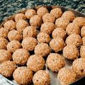 Mahika sharma का कुकस्नैप जब उन्होंने तिल गुड़ लड्डू (Til gud laddu recipe in hindi) बनाया था।