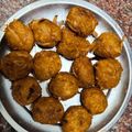 santosh dalmia goyal का कुकस्नैप जब उन्होंने प्याज हरी मिर्च के पकौड़े (pyaz hari mirch ke pakode recipe in Hindi) बनाया था।