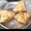 abhirjot का कुकस्नैप जब उन्होंने चटपटे समोसे (chatpate samose recipe in Hindi) बनाया था।