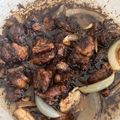 Cooksnap MocQue semasa beliau membuat Daging kicap simple.