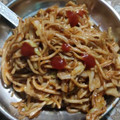 Pooja Maheshwari का कुकस्नैप जब उन्होंने स्पाइसी चिल्ली नूडल्स (Spicy chilli noodles recipe in hindi) बनाया था।