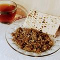 کوک اسنپ Roya بعد از امتحان کردن دوشاب یومورتا (صبحانه سنتی آذربایجان).