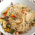 El cooksnap de Maija Doe cuando hizo Noodles de arroz con verduras y gambas.