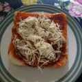 Cooksnap dari Riyanti Elviana untuk resep Pizza roti tawar murah meriah