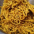 Sanjivani Maratha का कुकस्नैप जब उन्होंने बेसन के सेव (besan ke sev recipe in Hindi) बनाया था।
